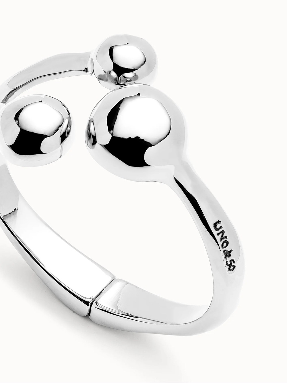 UNO de 50 Silver Orb Bangle